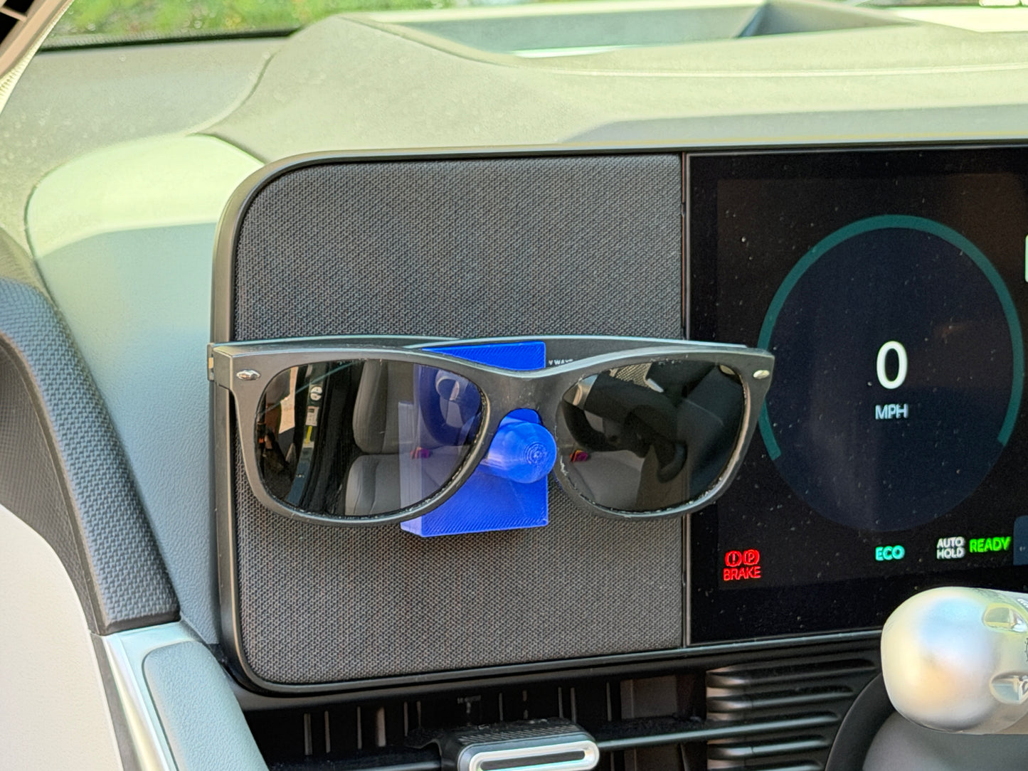 Ioniq 5 Magnetic Glasses Holder