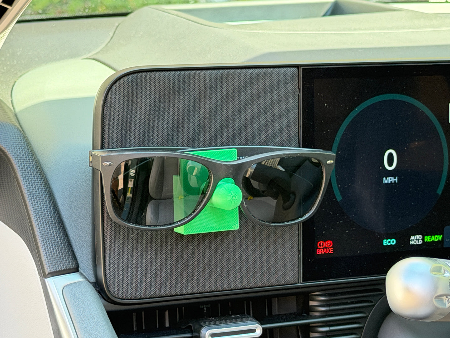 Ioniq 5 Magnetic Glasses Holder