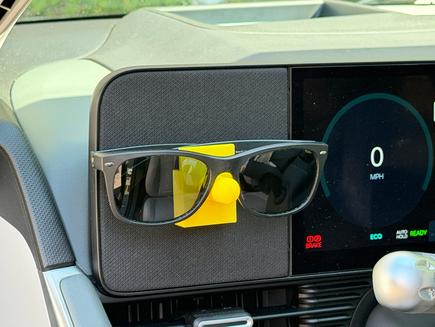 Ioniq 5 Magnetic Glasses Holder