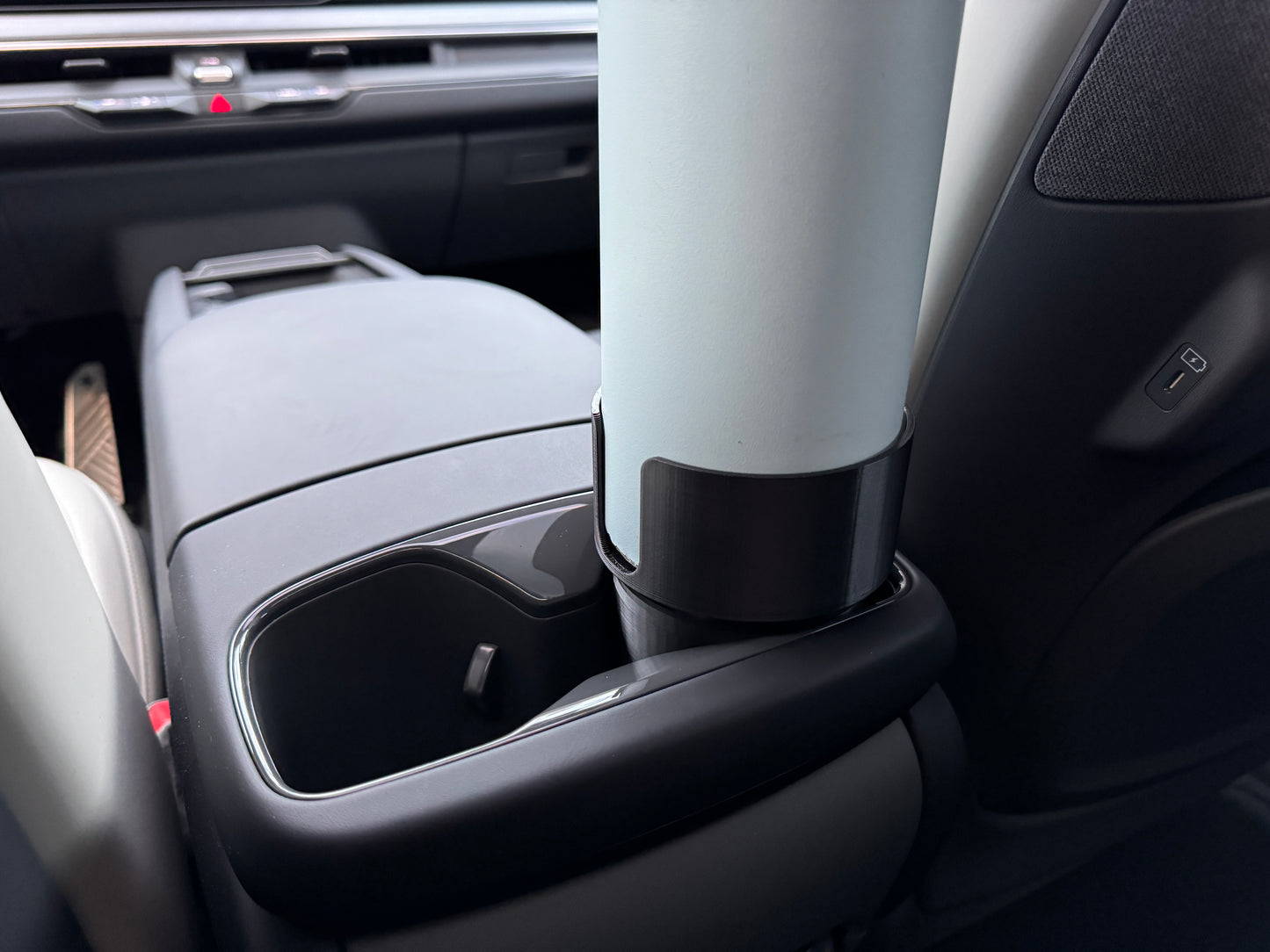EV9 Rear Seat Cupholder Enlargers