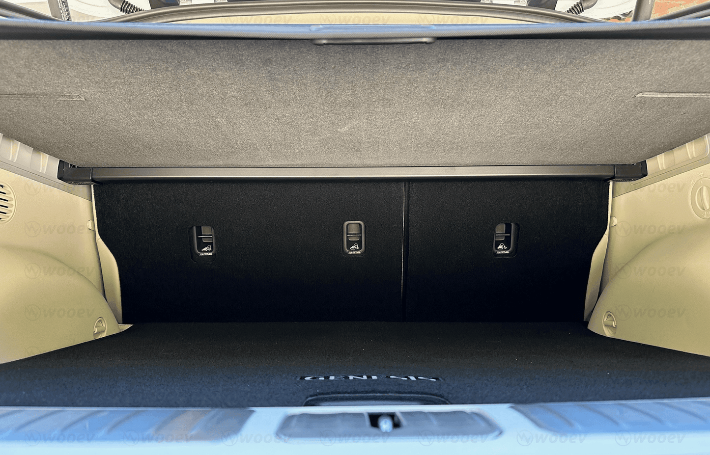 Genesis GV60 Rear Trunk Privacy Cargo Cover (Retractable)