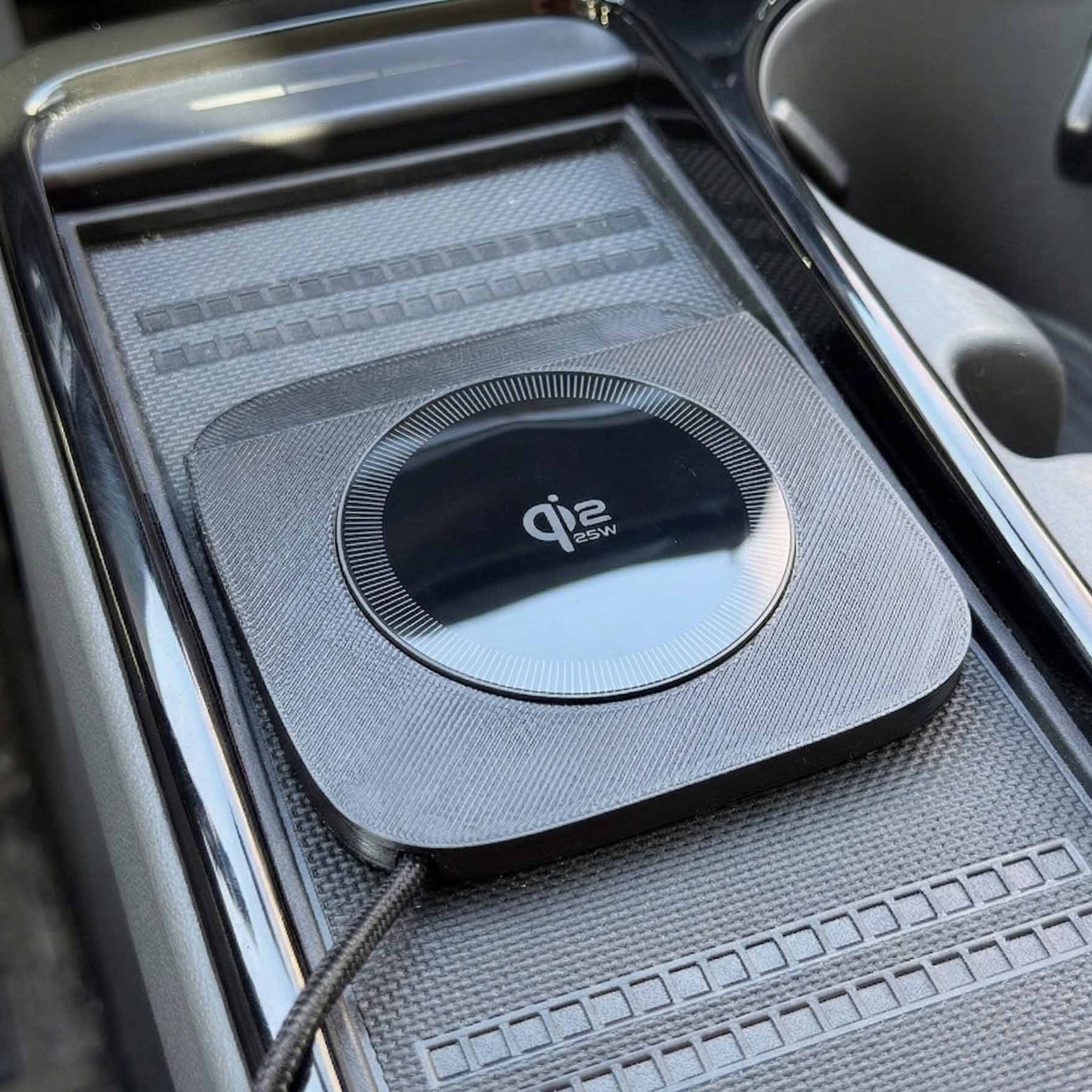 2025-2026 Ioniq 5 Wireless Charging Pad - iPhone/Pixel 10 – Ioniq