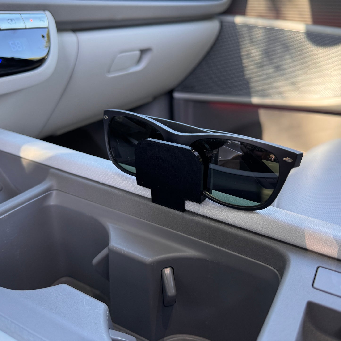 Ioniq 6 Glasses Holder