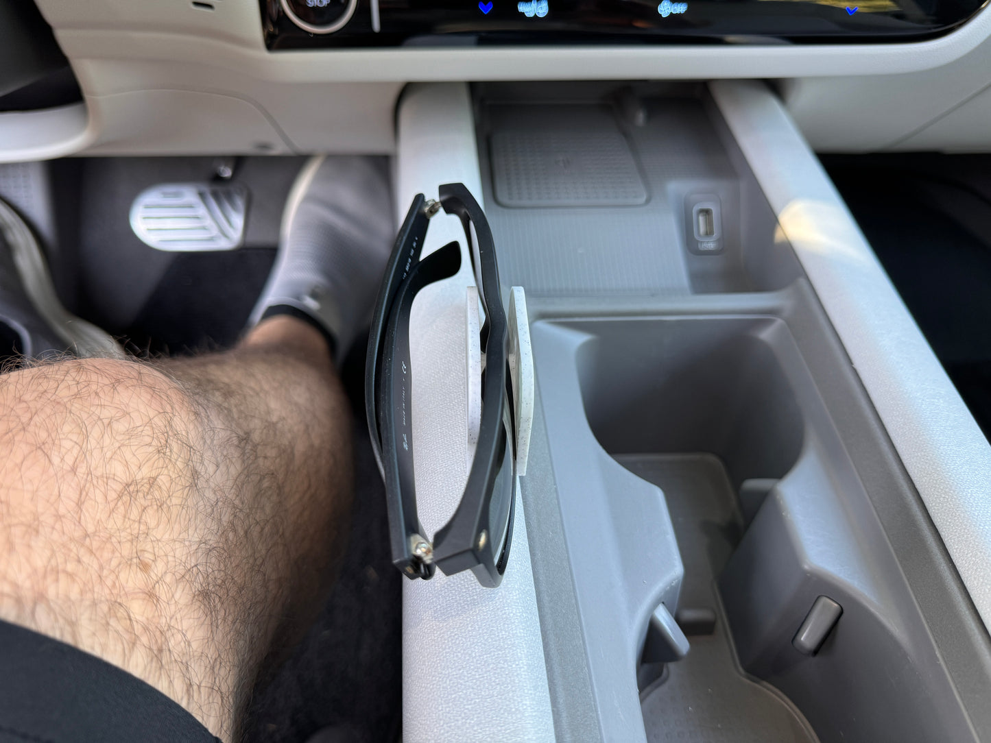 Ioniq 6 Glasses Holder