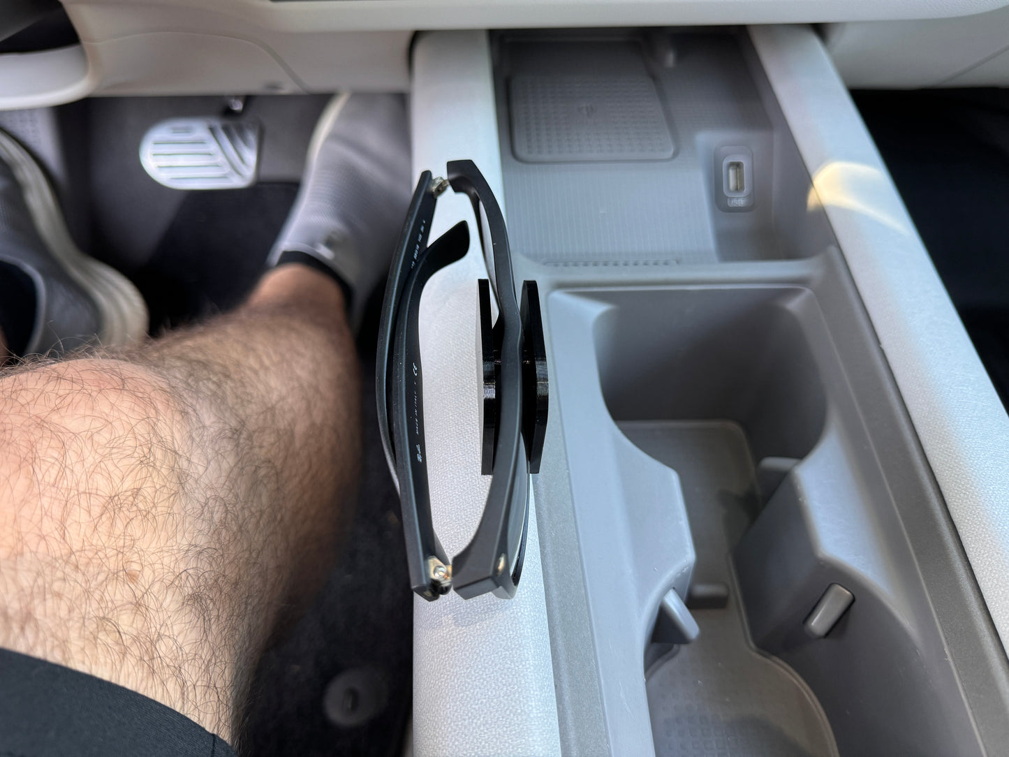 Ioniq 6 Glasses Holder