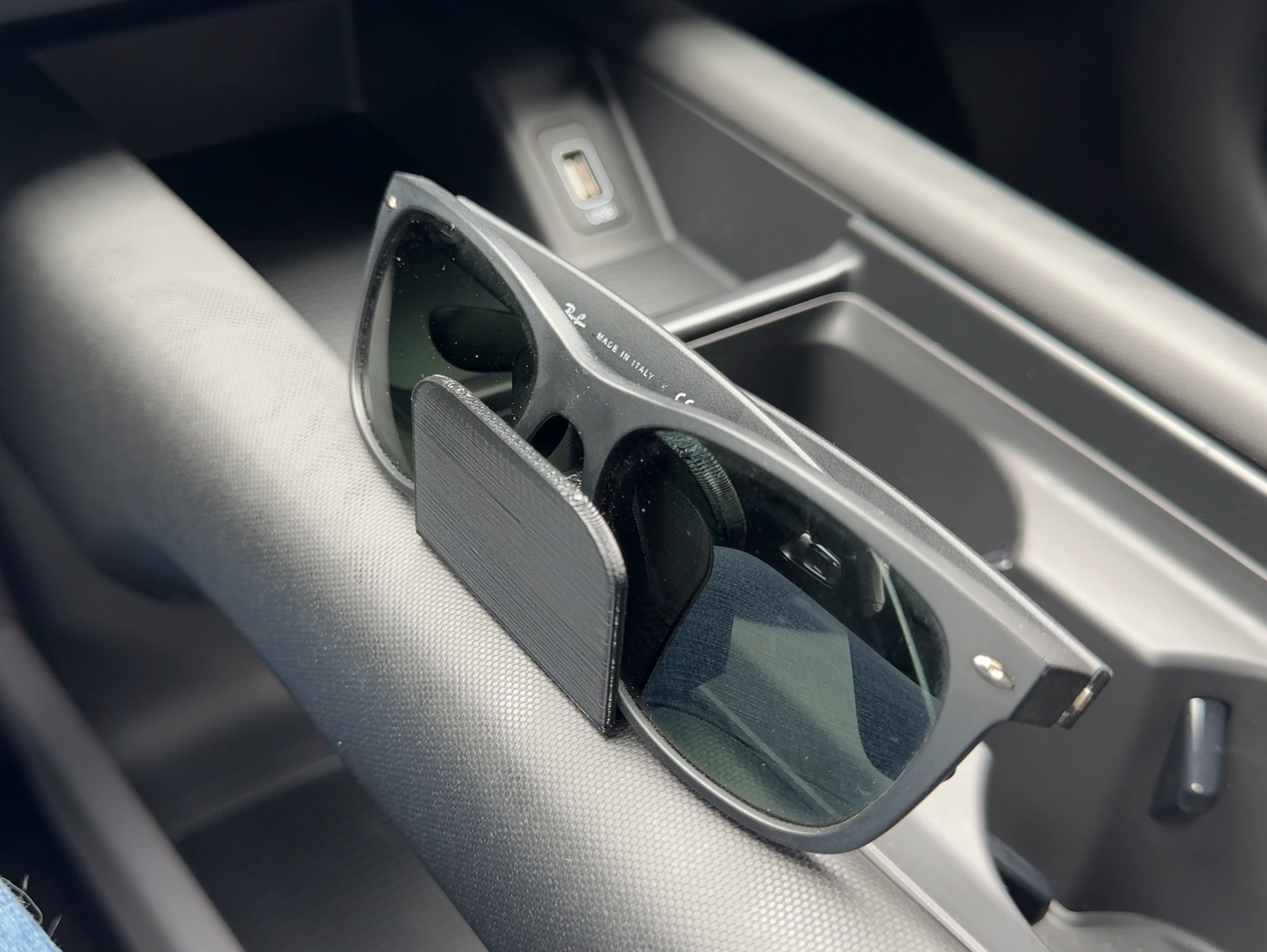 Ioniq 6 Glasses Holder