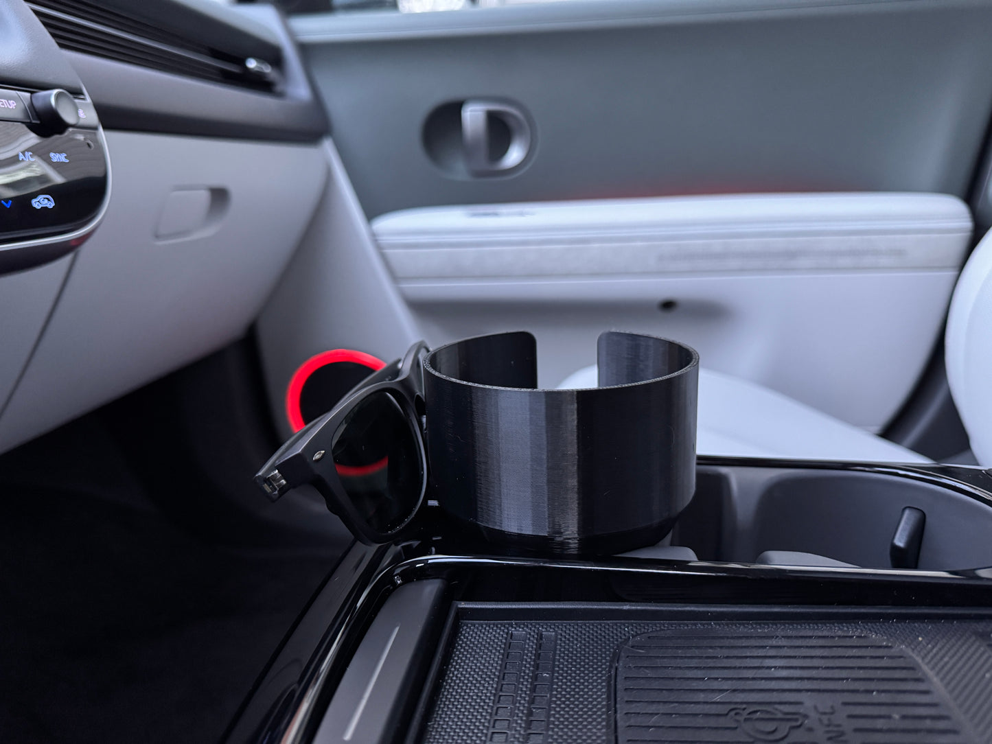 Ioniq 5 Front Cup Holder Enlarger & Eyewear Holder