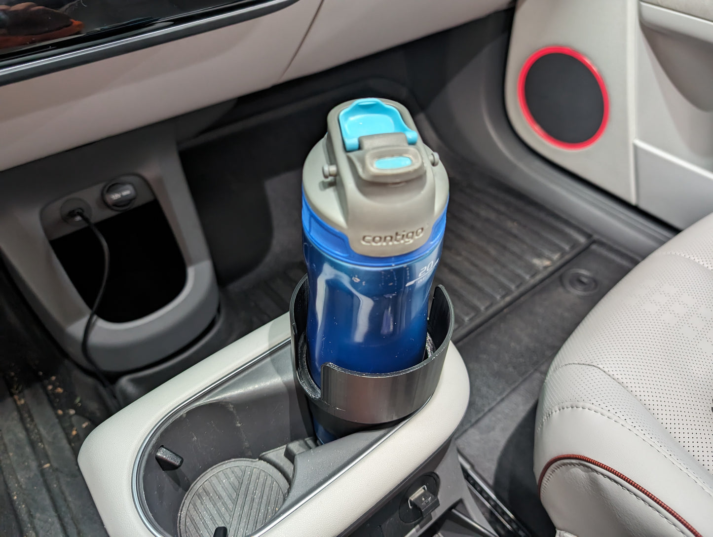 Ioniq 5 Front Cup Holder Enlarger & Eyewear Holder