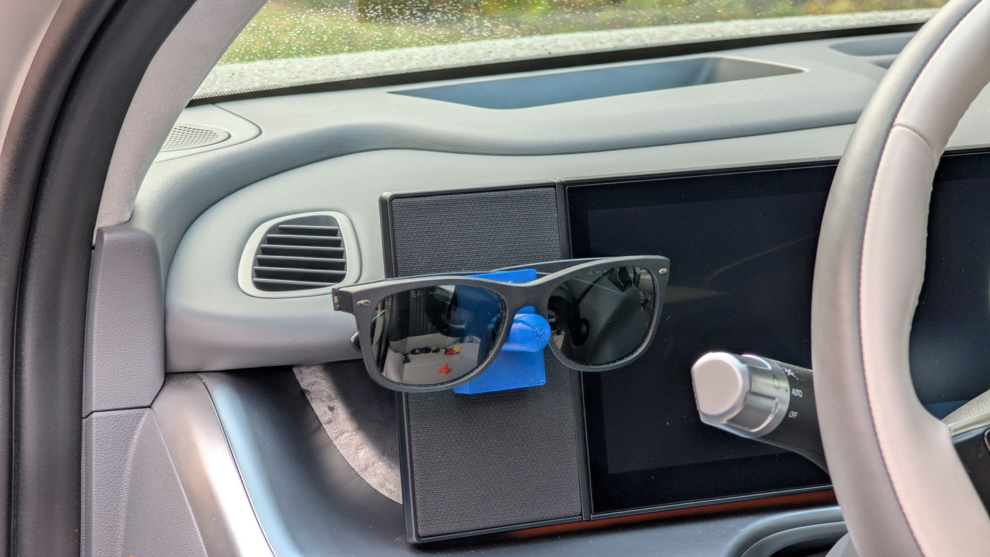 Ioniq 9 Magnetic Glasses Holder