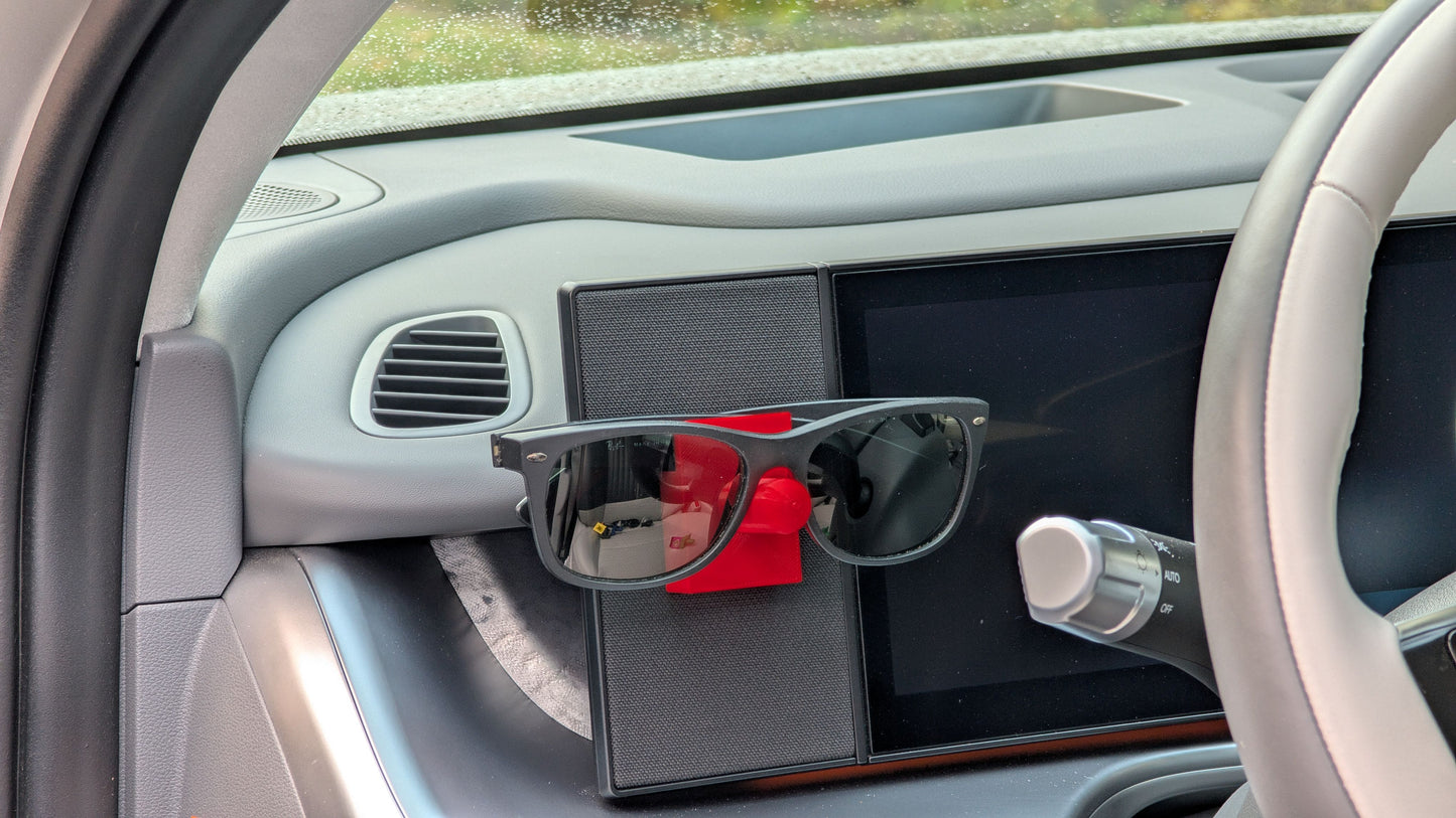 Ioniq 9 Magnetic Glasses Holder