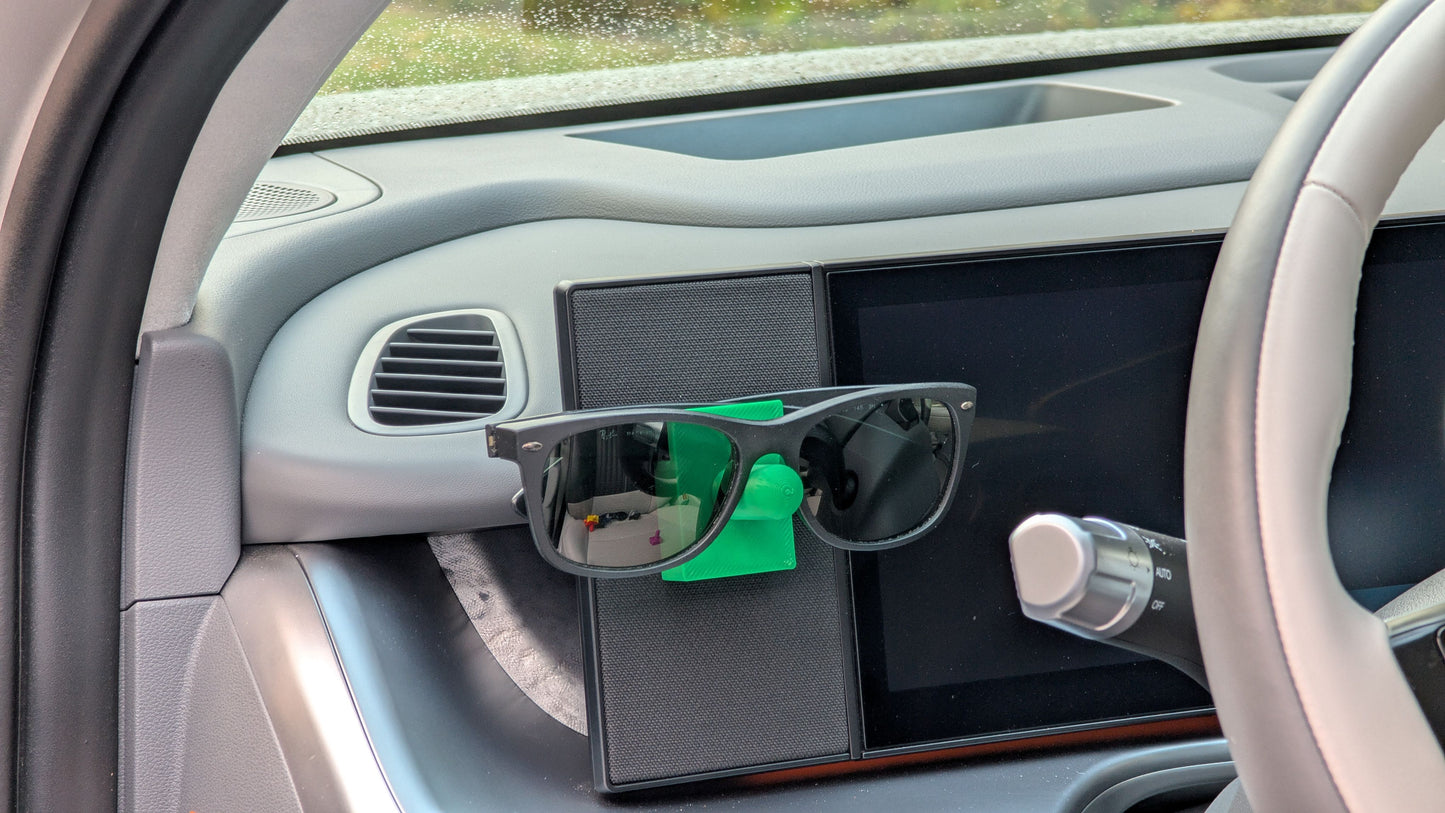 Ioniq 9 Magnetic Glasses Holder